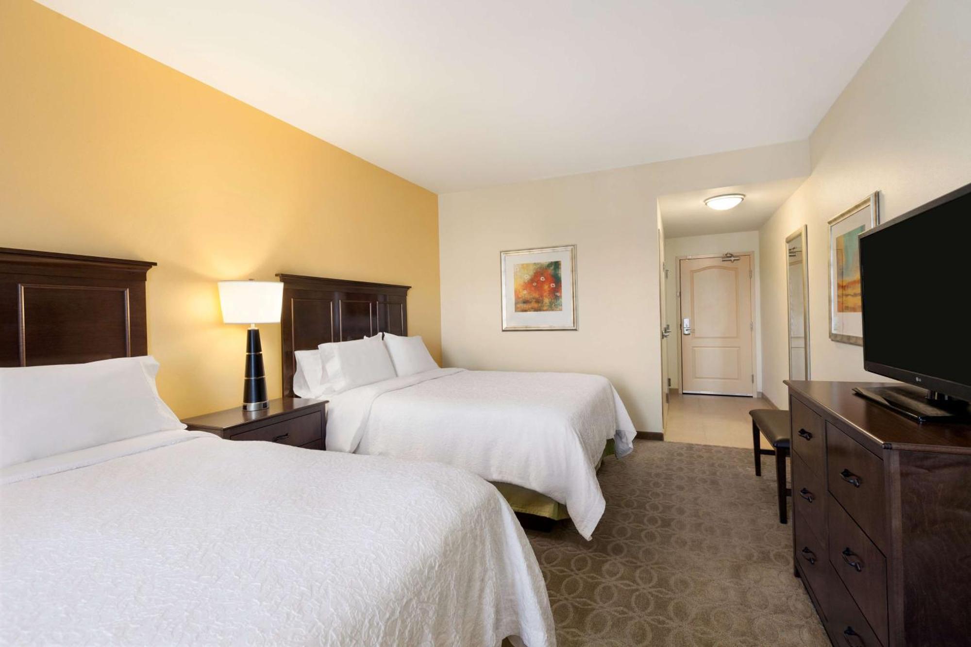 Hampton Inn & Suites San Bernardino Exterior photo