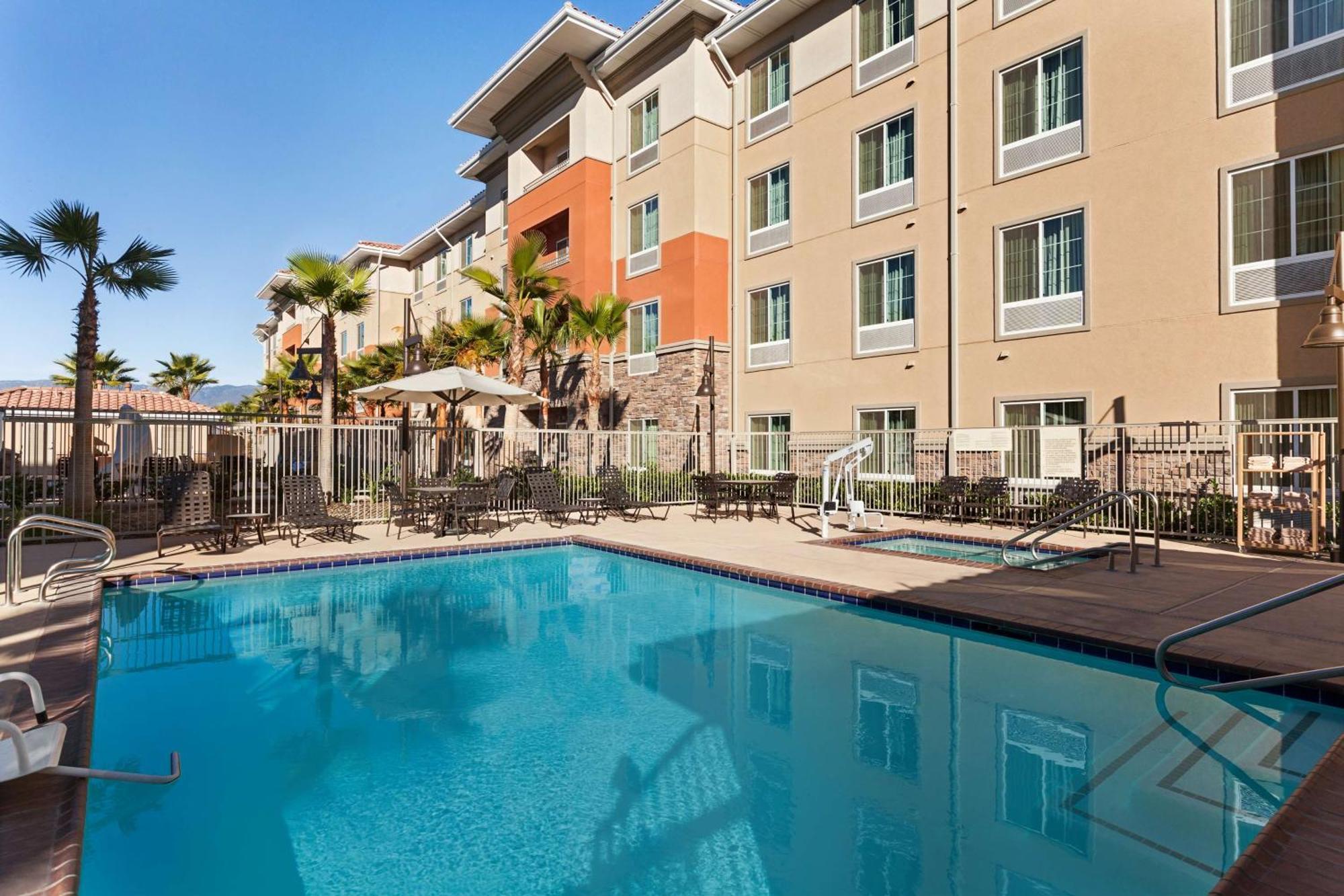 Hampton Inn & Suites San Bernardino Exterior photo